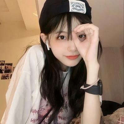 女孩的钓鱼慢活